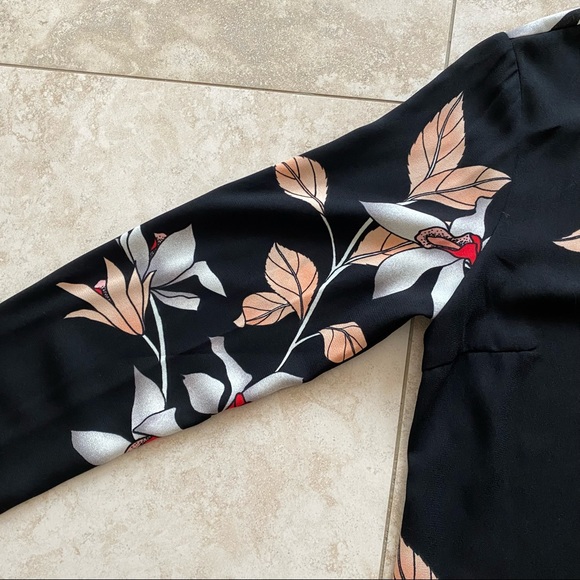 Floral blouse - Picture 8 of 10